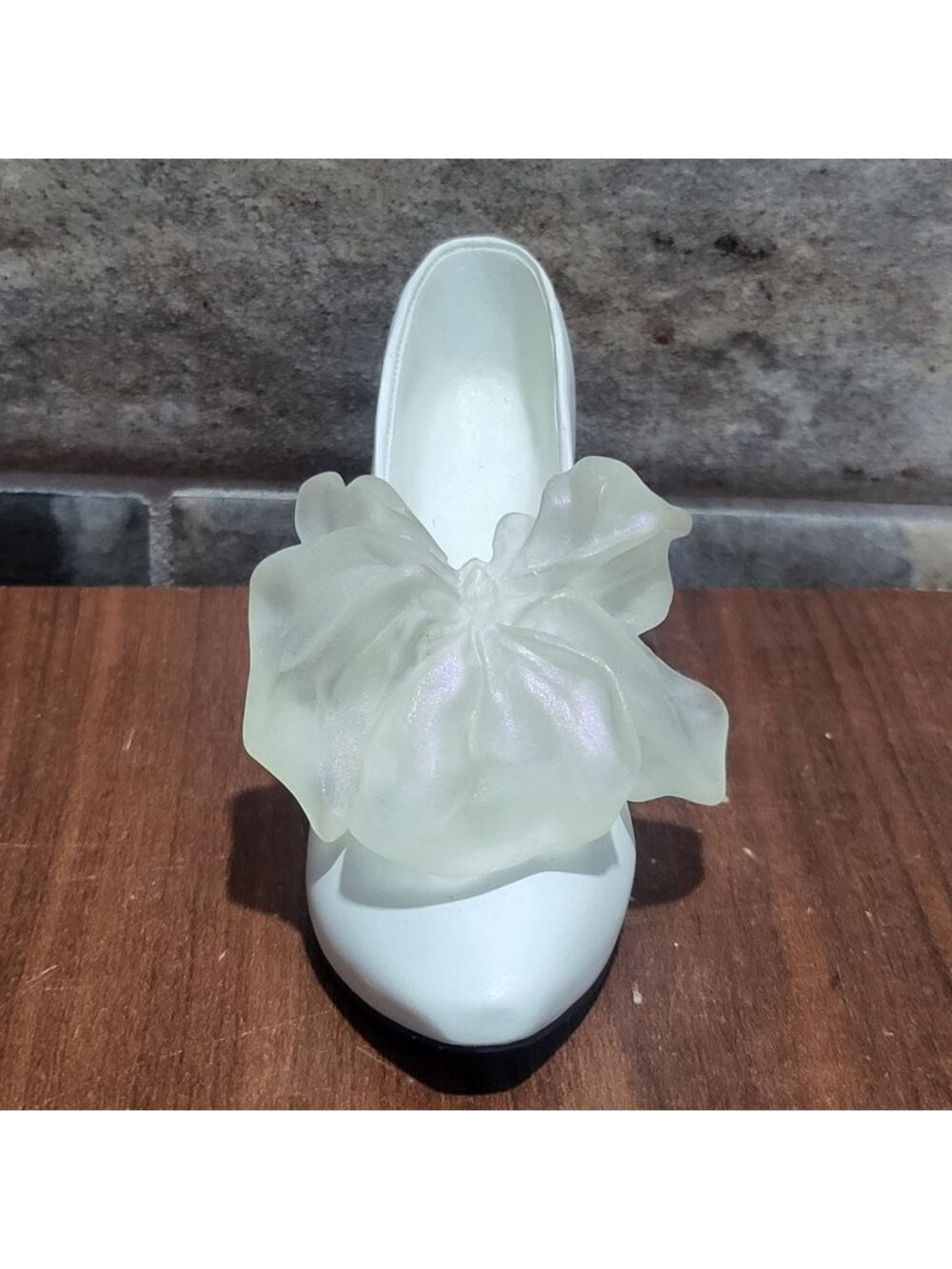 Just The Right Shoe Tying The Knot 25008 Raine Willitts 1998 Miniature Shoe